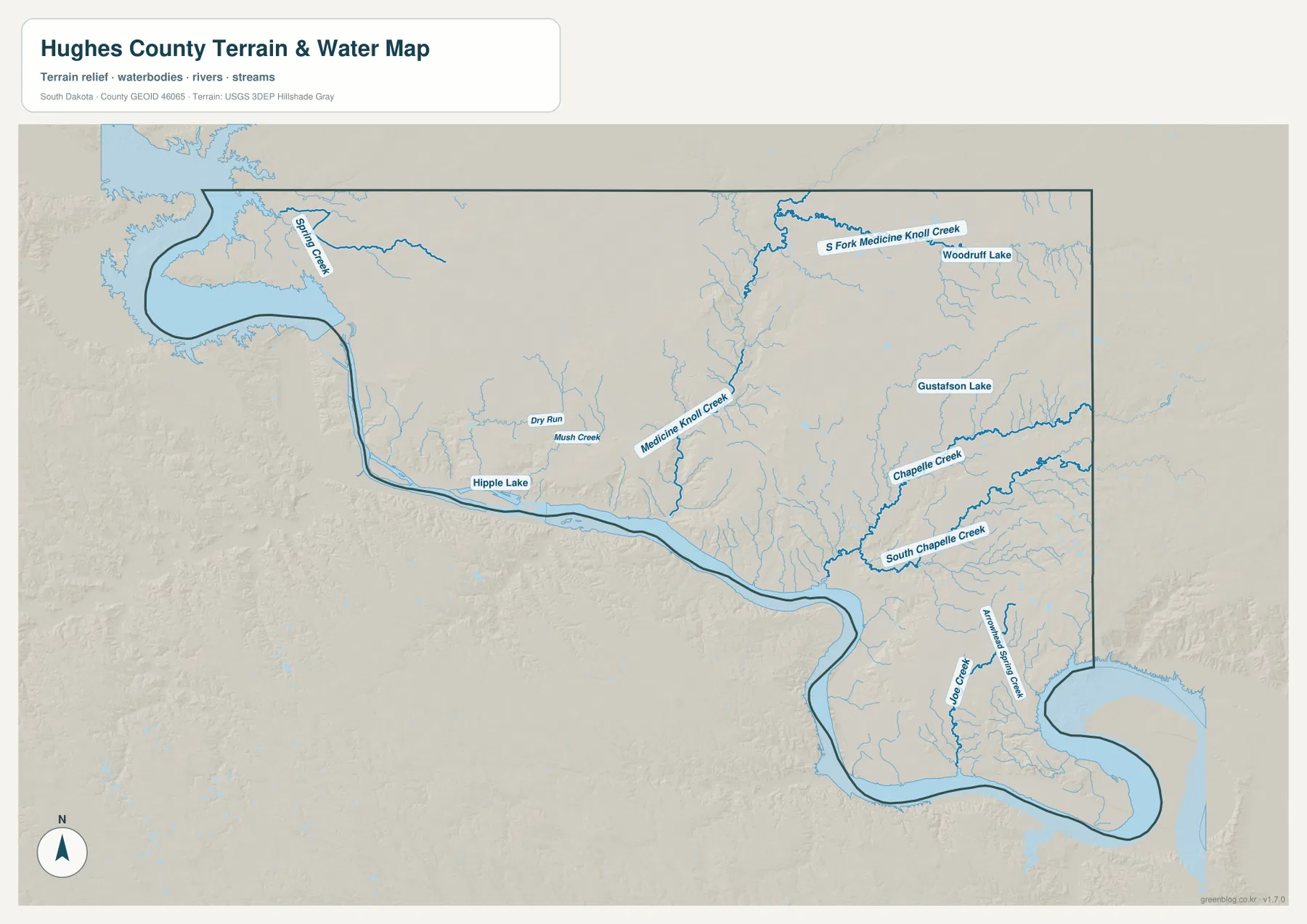 Hughes County 수역 지도에서 Missouri River 경계, Spring Creek, Medicine Knoll Creek, Chapelle Creek와 여러 호수를 표시한 모습